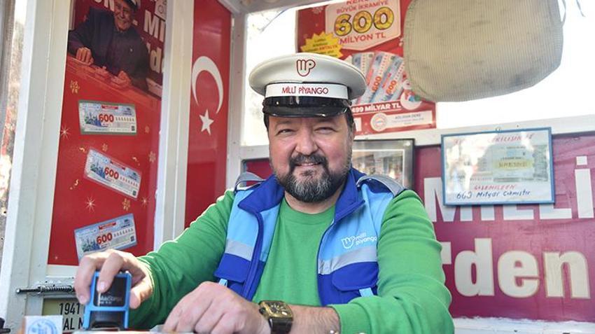 Antalya'da Milli Piyango Yılbaşı biletlerine yoğun ilgi! Metrelerce kuyruk oluştu