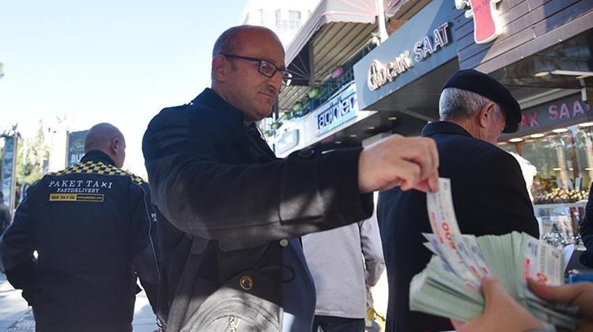 Antalya'da Milli Piyango Yılbaşı biletlerine yoğun ilgi! Metrelerce kuyruk oluştu