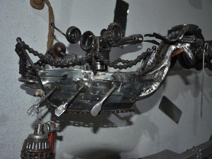 Demir doğrama ustası kendini aştı! Tüm Sivas onu tanıyor: Hurdadan heykel ve gemi yapıyor