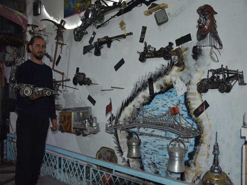 Demir doğrama ustası kendini aştı! Tüm Sivas onu tanıyor: Hurdadan heykel ve gemi yapıyor