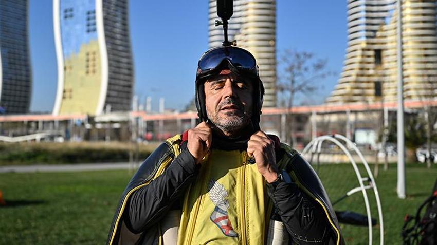 'Yarasa adam' Kartal sahilde görüldü! 700 metre yüksekten atladı