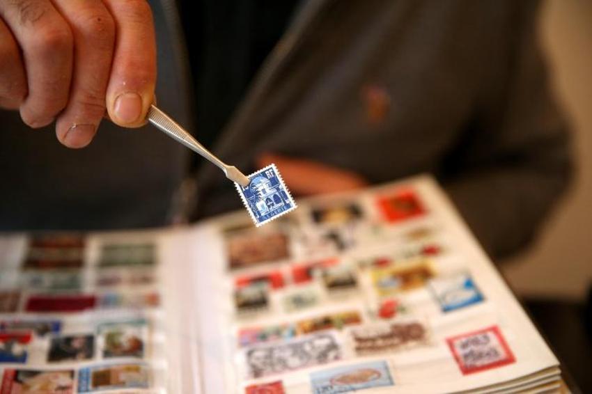 Emekli memur 53 yılda servet biriktirdi! 70 ülkeden 10 bin adet var