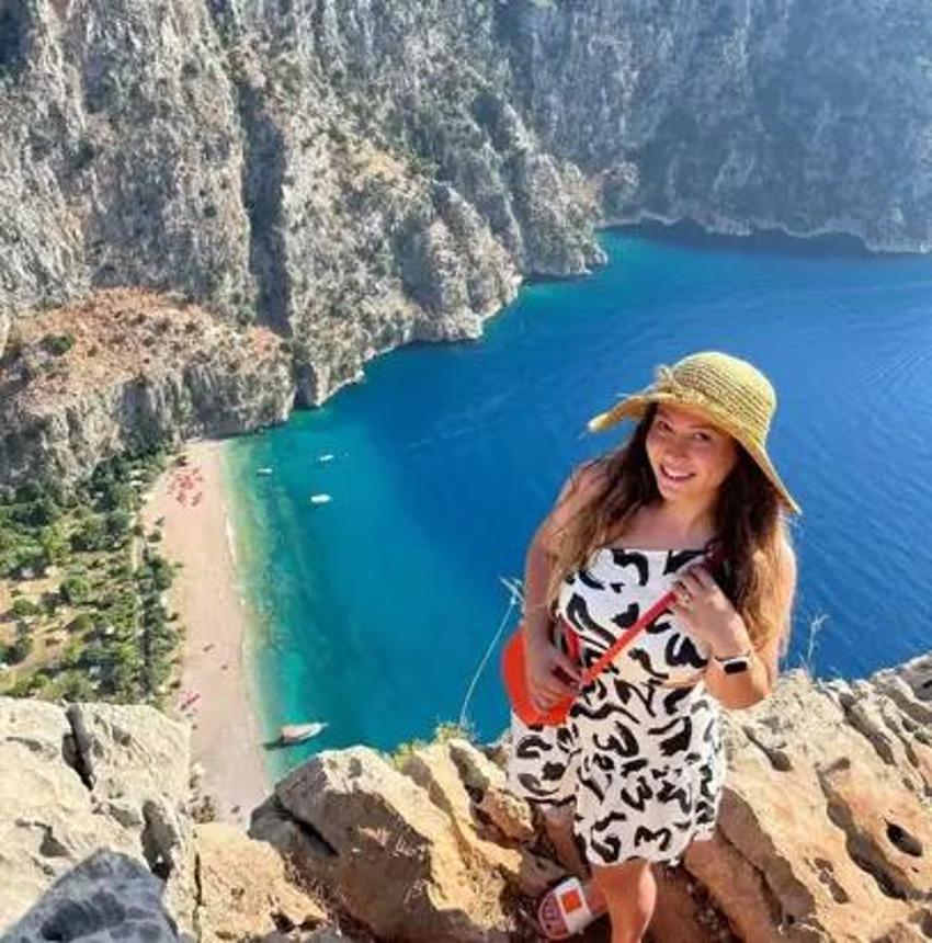 'Gelin Evi' programıyla tanınmıştı! Sosyal medya fenomeni Neşe Özkan estetik ameliyatı sonrası hayatını kaybetti