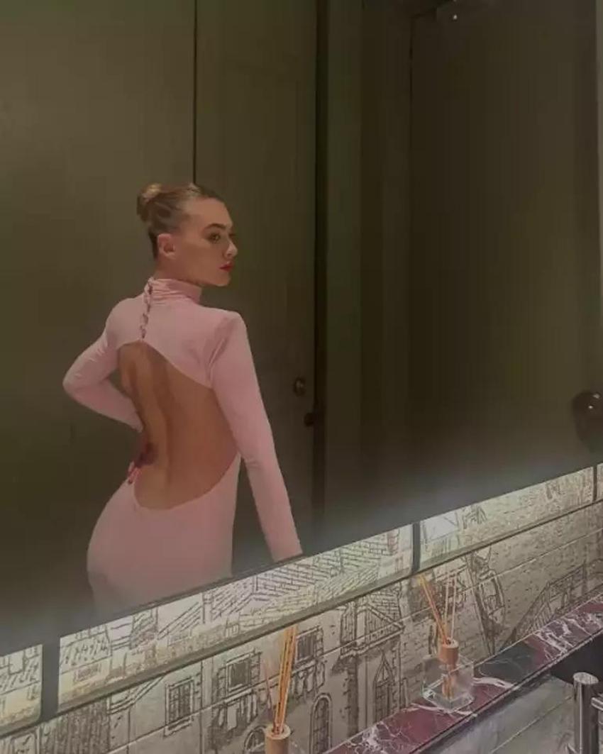 Melisa Döngel'in sırt dekoltesi olay olmuştu! Fiyatı ortaya çıktı 
