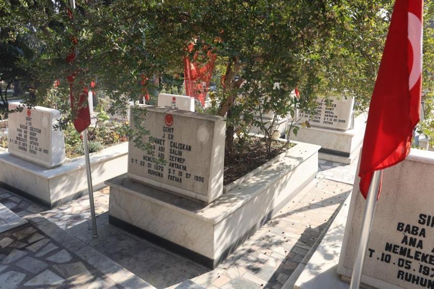 28 yıl önce şehit olan oğlunun beresini kafasından hiç çıkarmıyor! Hatırasını böyle yaşatıyor