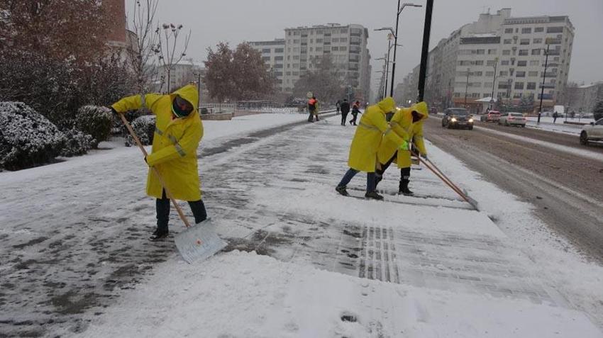 Meteoroloji 30 ili tehlikelere karşı uyardı: Kar yağışları ve sağanak yağışlar kuvvetli şekilde geliyor