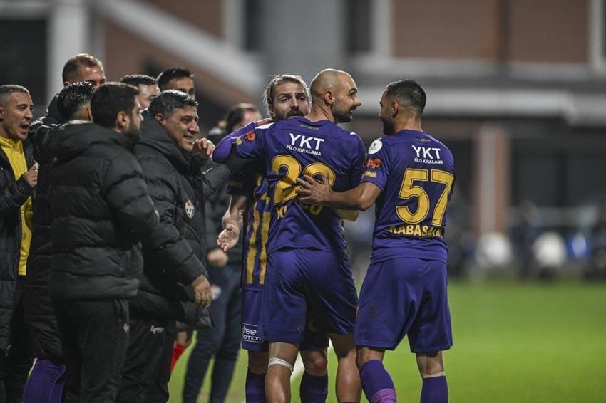 Eyüpspor Fenerbahçe maçında da gol attı, Ahmed Kutucu'nun tek rakibi Mohamed Salah