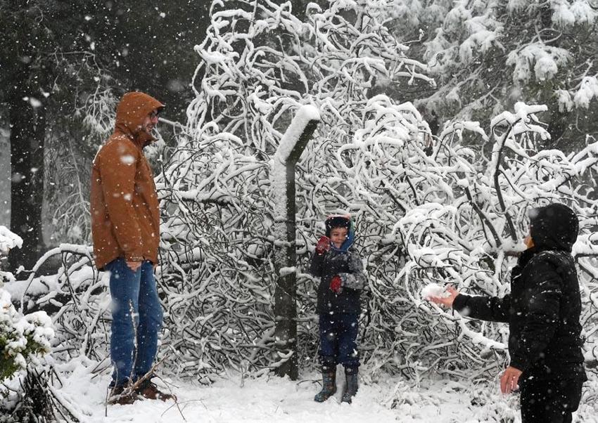 Lapa lapa kar yağışları ve gök gürültülü sağanaklar geliyor! Meteoroloji son hava durumu raporu ile illeri uyardı