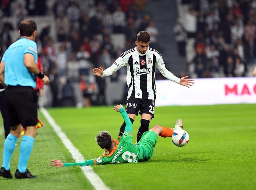 Beşiktaş Alanyaspor maçında Hasan Arat ve Arthur Masuaku'ya büyük tepki: Paralar nerede