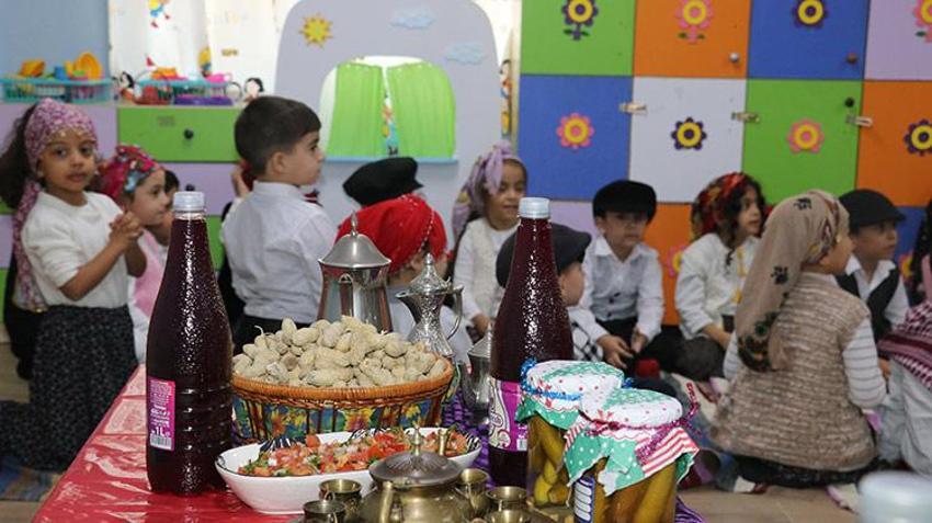 Adanalı minik öğrencilerden mangal şov! Yerli Malı Haftası'nı böyle kutladılar 