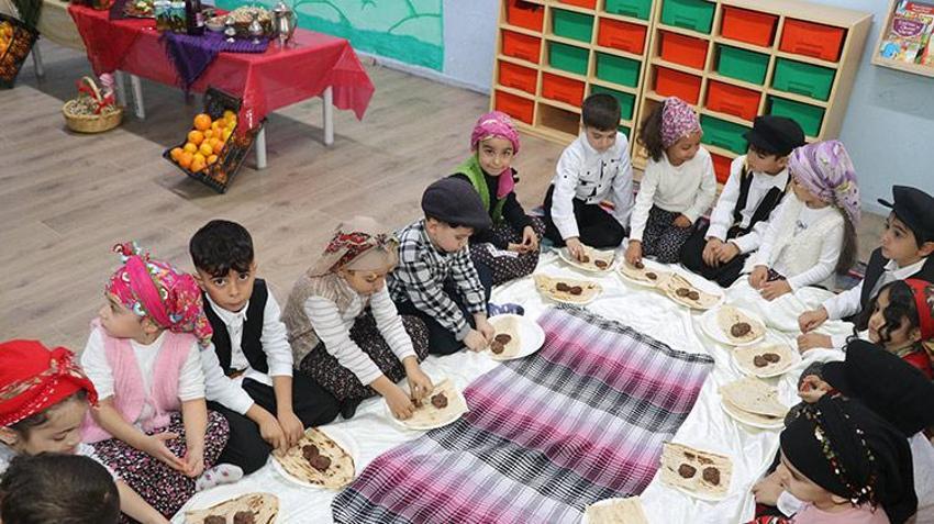 Adanalı minik öğrencilerden mangal şov! Yerli Malı Haftası'nı böyle kutladılar 