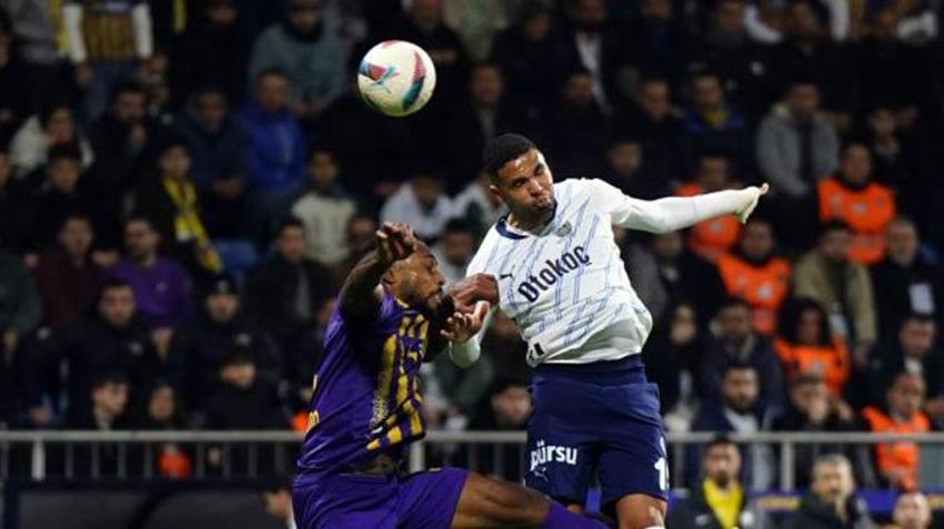 Fenerbahçe kaybediyor Youssef En-Nesyri kazanıyor