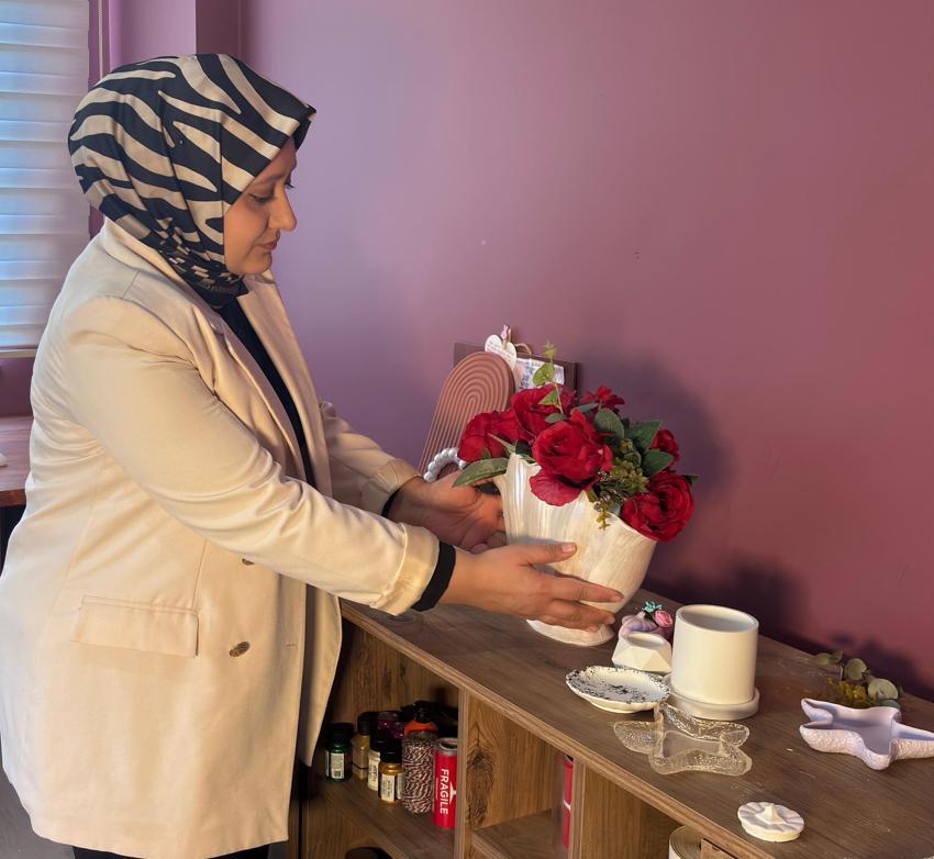 KOSGEB desteği hayatını değiştirdi! Evinin bir odasında başlamıştı, şimdi atölye sahibi, 5 ülkeye satış yapıyor