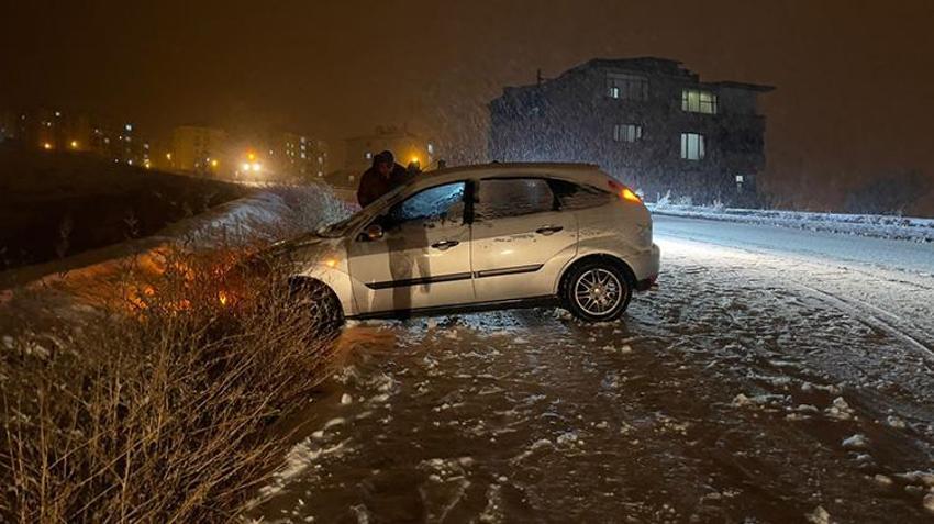 Yılbaşına günler kala kar yağışı etkisini artırıyor! Meteoroloji Genel Müdürlüğü önümüzdeki 5 günün hava durumunu açıkladı ve bazı bölgeleri uyardı