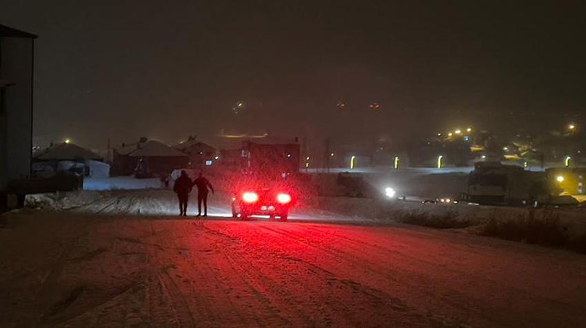 Yılbaşına günler kala kar yağışı etkisini artırıyor! Meteoroloji Genel Müdürlüğü önümüzdeki 5 günün hava durumunu açıkladı ve bazı bölgeleri uyardı