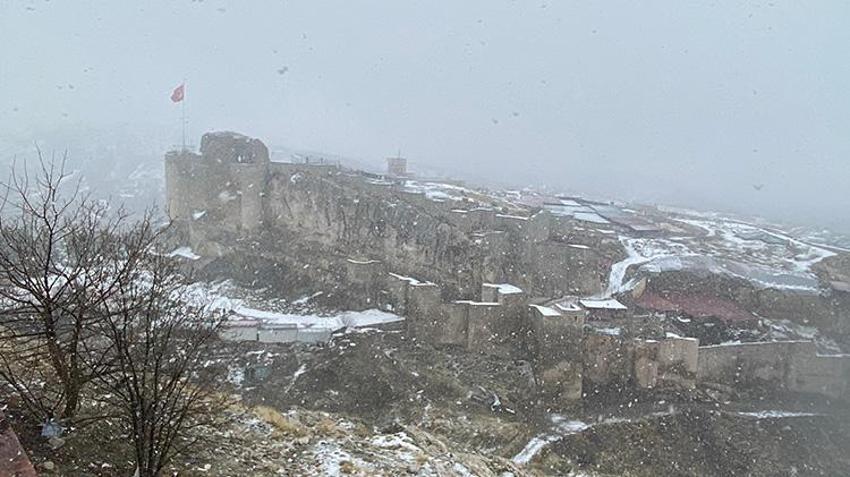 Yılbaşına günler kala kar yağışı etkisini artırıyor! Meteoroloji Genel Müdürlüğü önümüzdeki 5 günün hava durumunu açıkladı ve bazı bölgeleri uyardı