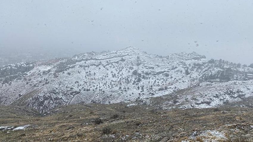 Yılbaşına günler kala kar yağışı etkisini artırıyor! Meteoroloji Genel Müdürlüğü önümüzdeki 5 günün hava durumunu açıkladı ve bazı bölgeleri uyardı