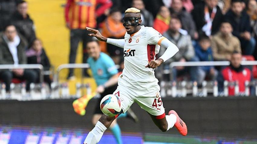 Kayserispor - Galatasaray maçı penaltıyla başladı 