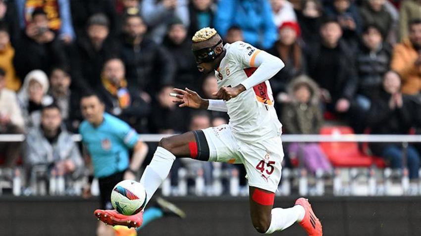 Kayserispor - Galatasaray maçı penaltıyla başladı 