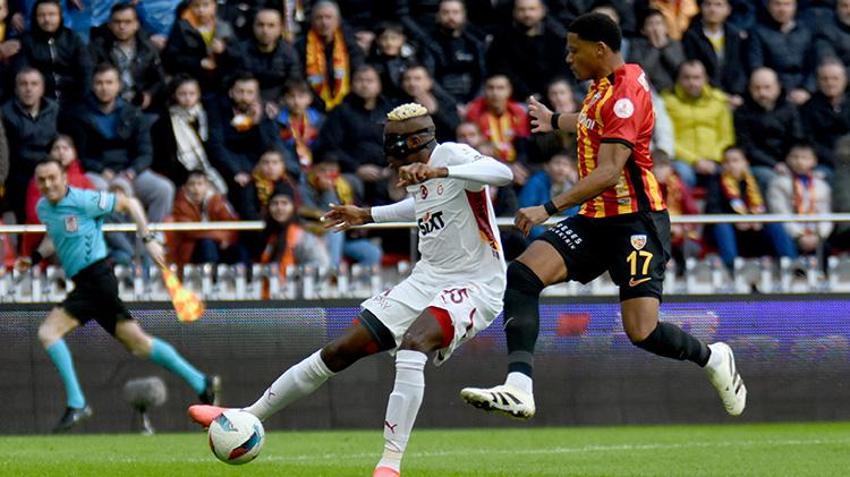 Kayserispor - Galatasaray maçı penaltıyla başladı 