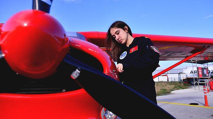 Yaptığı bu uçuşla Türkiye'nin en genç kadın pilotu oldu! 'Sabiha Gökçen'in yolundan gideceğim'