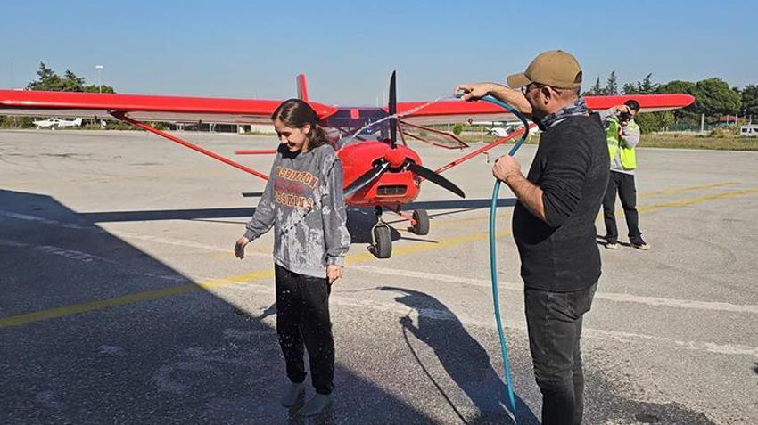 Yaptığı bu uçuşla Türkiye'nin en genç kadın pilotu oldu! 'Sabiha Gökçen'in yolundan gideceğim'