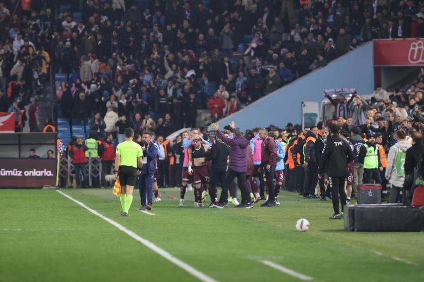 Volkan Demirel, Şenol Güneş'in elini sıkmayınca fena yüklendiler: Şovperest, saygısız