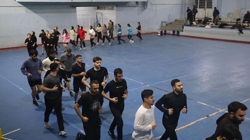 Diyarbakır'da POMEM fiziki mülakatına hazırlanan adaylar antrenmanda ter döküyor