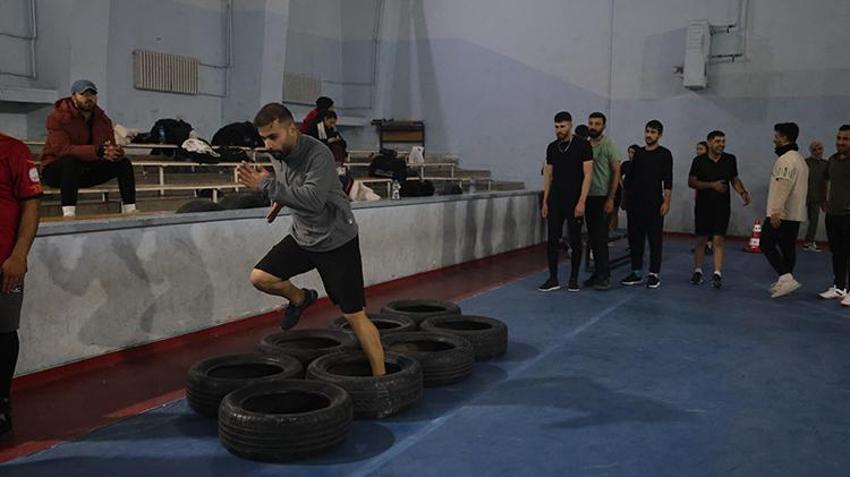 Diyarbakır'da POMEM fiziki mülakatına hazırlanan adaylar antrenmanda ter döküyor