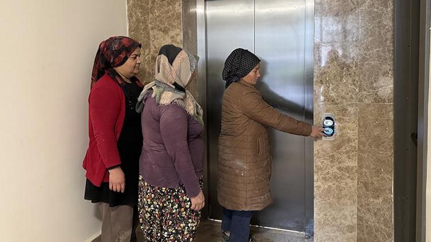 Emlak Konut Asansör, Konya'da hız kesmeden üretime devam ediyor! 750 asansör deprem konutları için gönderildi