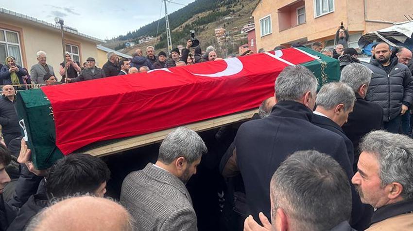 Erzurum'da çığ altında kalarak hayatını kaybeden milli judocu Trabzon'da toprağa verildi