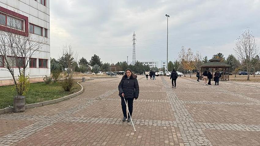 Diyarbakırlı 3 çocuk annesi Azize Dinç engel tanımadı, üniversite hayaline 50 yaşında kavuştu