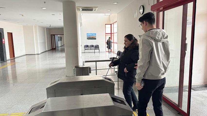 Diyarbakırlı 3 çocuk annesi Azize Dinç engel tanımadı, üniversite hayaline 50 yaşında kavuştu