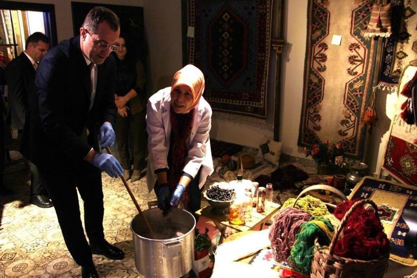Süper meyveden süper buluş: Trabzon'da keşfedildi! Halılara renk veriyor