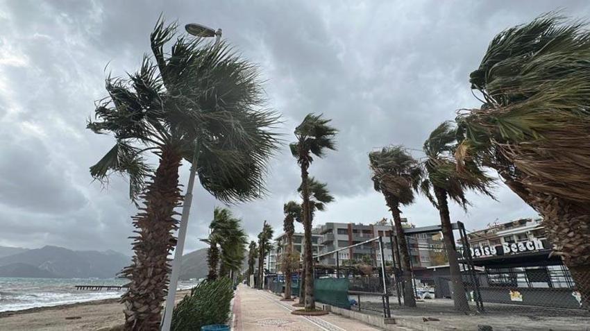Lapa lapa kar yağışları ve kuvvetli sağanaklar geliyor! Meteoroloji sel, su baskını, heyelan, don, buzlanma ve çığ tehlikesine karşı uyardı