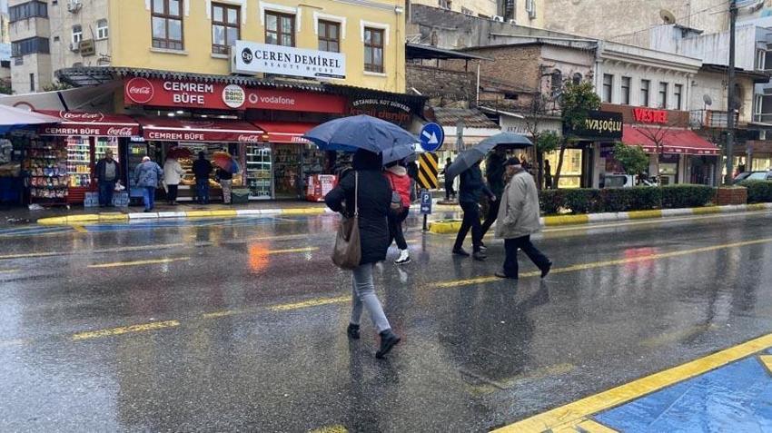 Lapa lapa kar yağışları ve kuvvetli sağanaklar geliyor! Meteoroloji sel, su baskını, heyelan, don, buzlanma ve çığ tehlikesine karşı uyardı