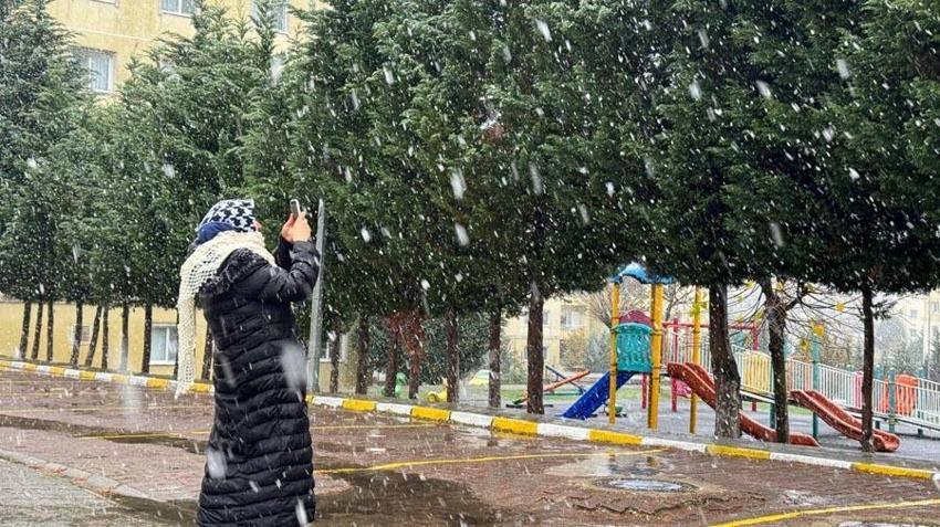 Lapa lapa kar yağışları ve kuvvetli sağanaklar geliyor! Meteoroloji sel, su baskını, heyelan, don, buzlanma ve çığ tehlikesine karşı uyardı