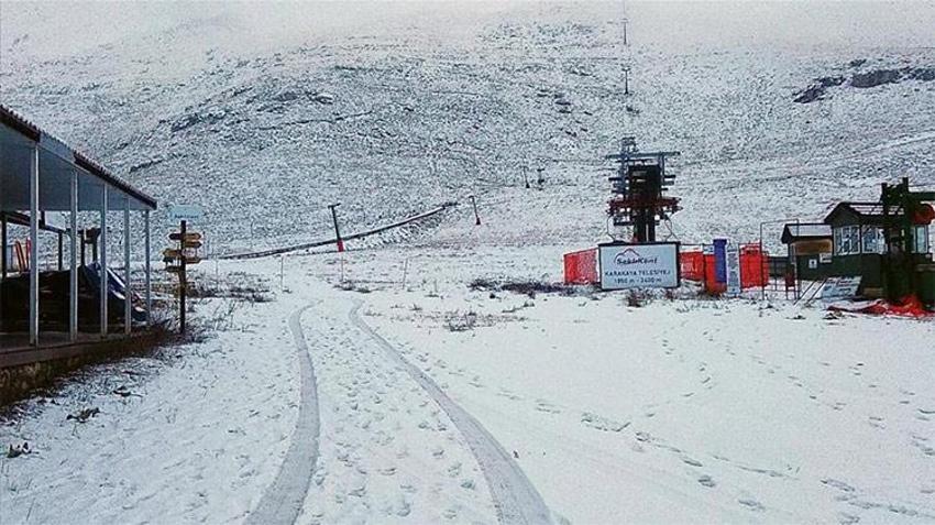 Lapa lapa yağıyor! Kar Marmara'ya giriş yaptı, İstanbul dahil çok sayıda il için yeni uyarı