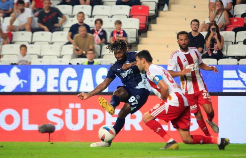 Talisca'nın yanında Manchester United'ın golcüsü geliyor! Dzeko ve Nesyri'yi sollayacak