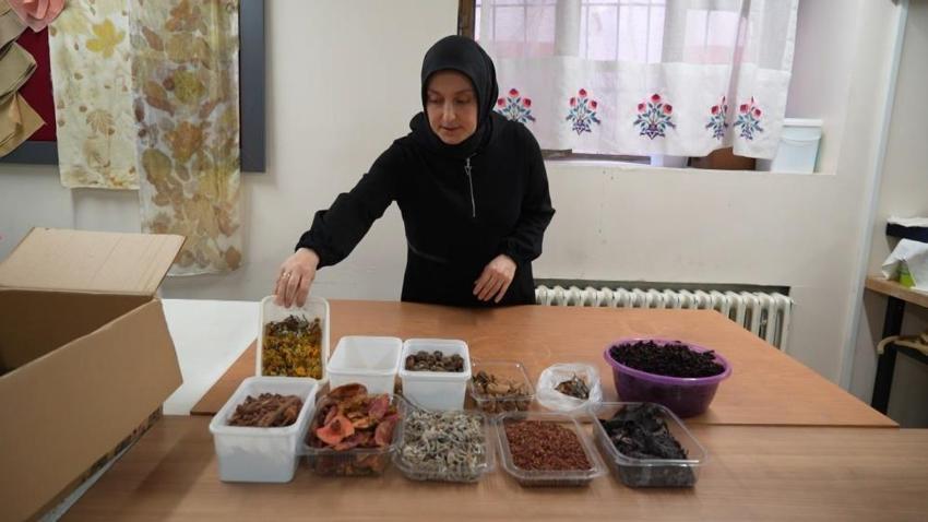 Samsunlu kadınlar bu tekniği yaşatmaya söz verdi! Bitki kaynatıp kumaşları renklendiriyorlar
