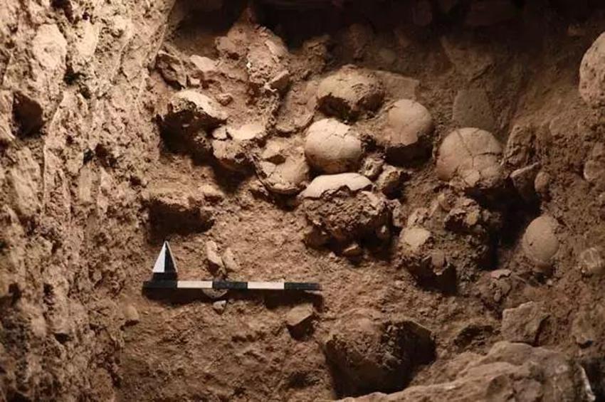 Kafataslı oda milyonlarca yıllık sırları barındırıyor! Türkiye'de 2024'ün en önemli arkeolojik buluşları ortaya çıktı: 12 bin yıllık şaman, 11 bin yıllık dudak piercingi ve daha fazlası
