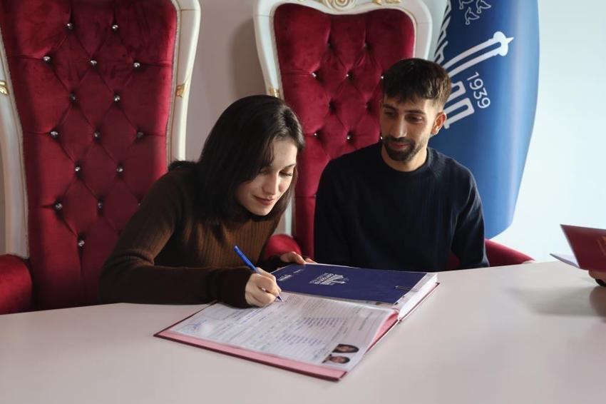 Prefabrik evlendirme dairesinde 140 çift dünya evine girdi
