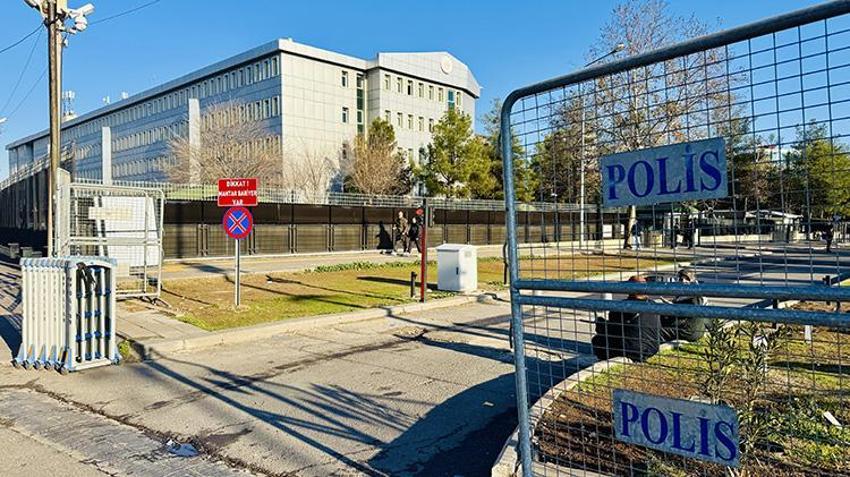Narin Güran cinayeti davasında savcı 'tüm sanıklar suç ortağı' dedi, duruşma salonu karıştı