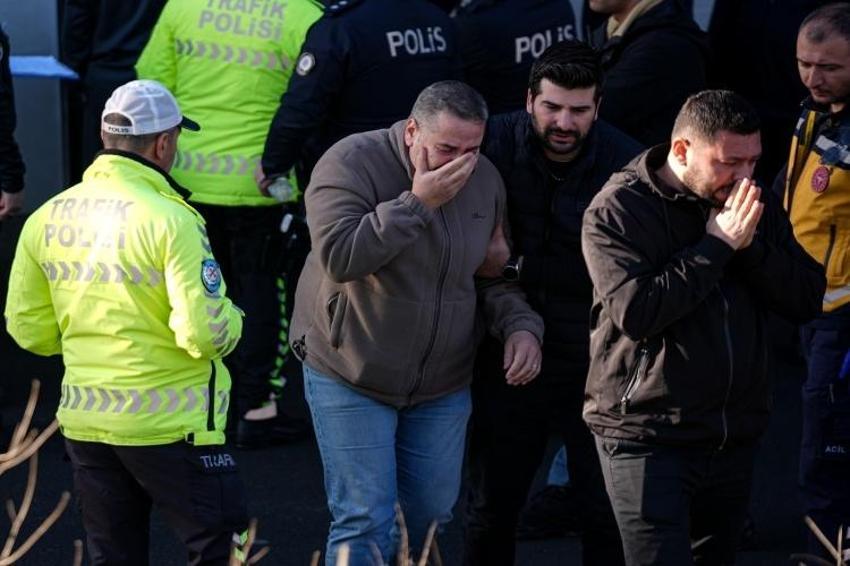 İzmir'de can pazarı! Okul servisi TIR'a çarptı: 1 öğrenci öldü