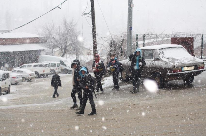 Lapa lapa kar yağışı ve fırtına geliyor sıcaklıklar 5 derece düşüyor! Meteoroloji çığ ve donma olaylarına karşı uyardı