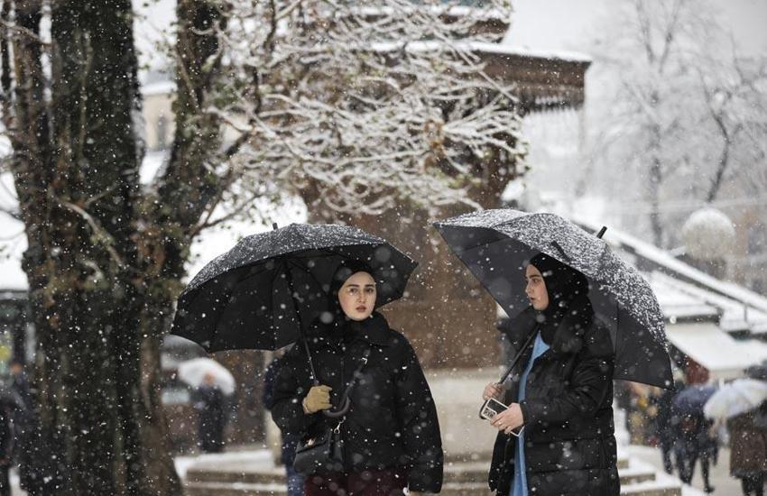 Lapa lapa kar yağışı ve fırtına geliyor sıcaklıklar 5 derece düşüyor! Meteoroloji çığ ve donma olaylarına karşı uyardı