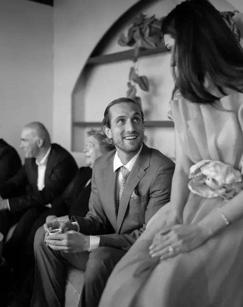 Bir yıllık aşkta mutlu son! Karadağ'da evlendiler...