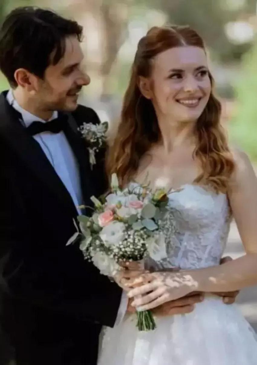Bir yıllık aşkta mutlu son! Karadağ'da evlendiler...
