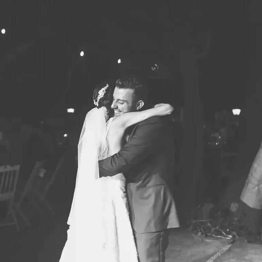 Bir yıllık aşkta mutlu son! Karadağ'da evlendiler...