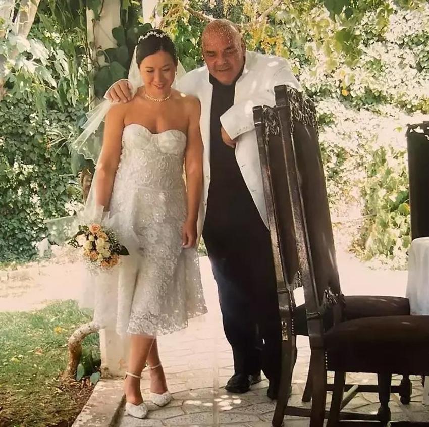 Bir yıllık aşkta mutlu son! Karadağ'da evlendiler...